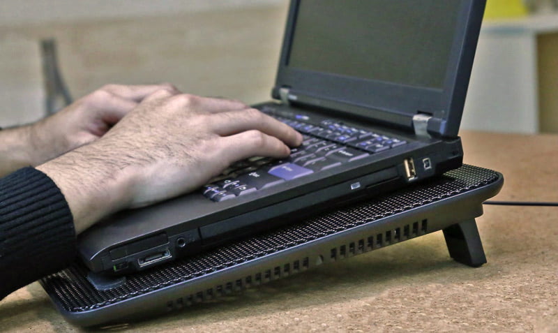 Подставка под ноутбук