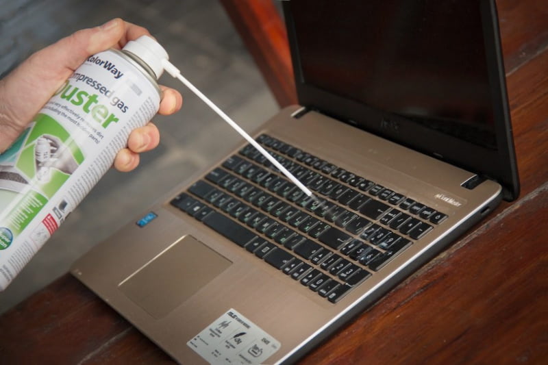 Чистка сжатым воздухом